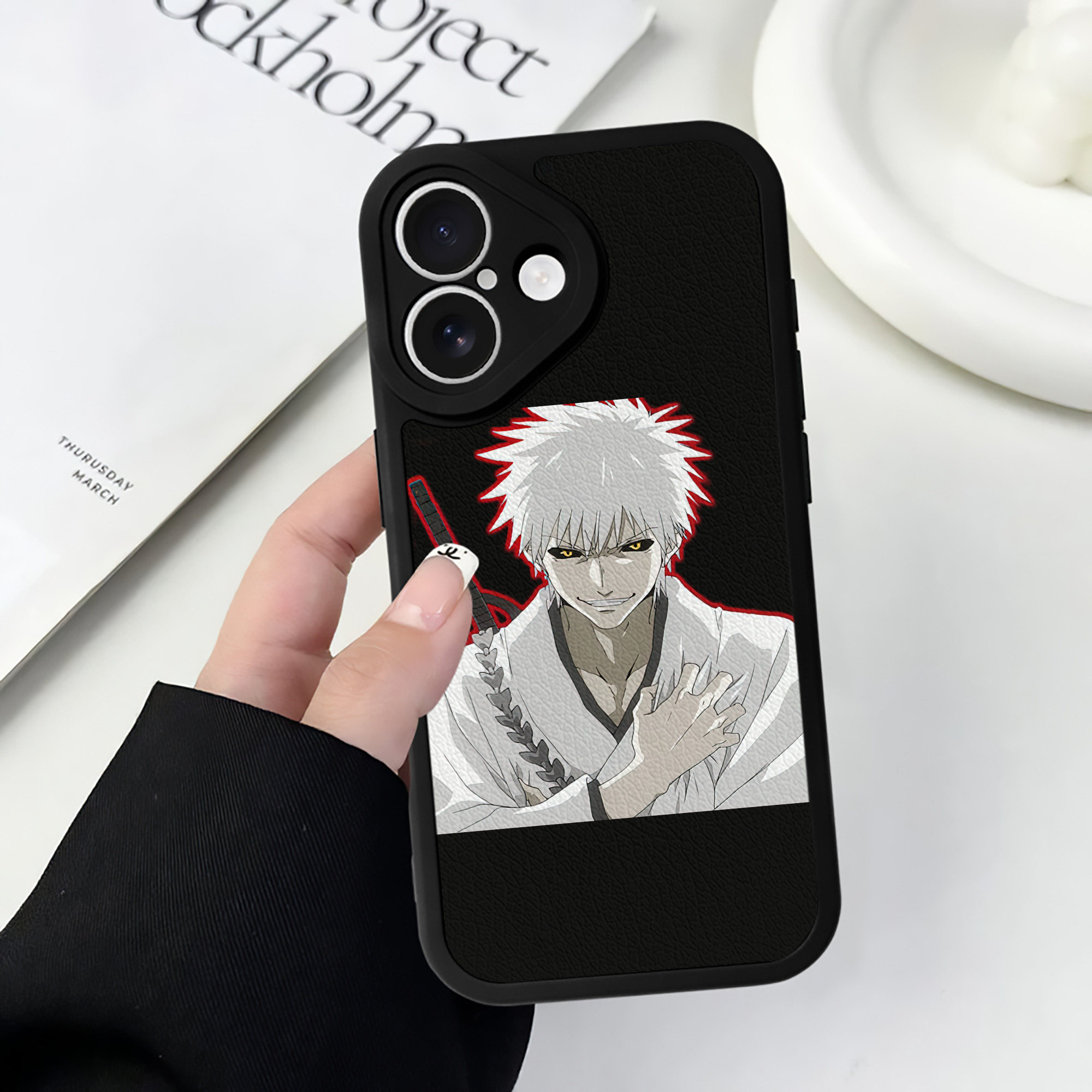 ブリーチ 黒崎一護（くろさき いちご）BLEACH Kurosaki Ichigo 【iPhone 16シリーズ対応】シリコンスマホケース（レザー調） 材質：シリコン
